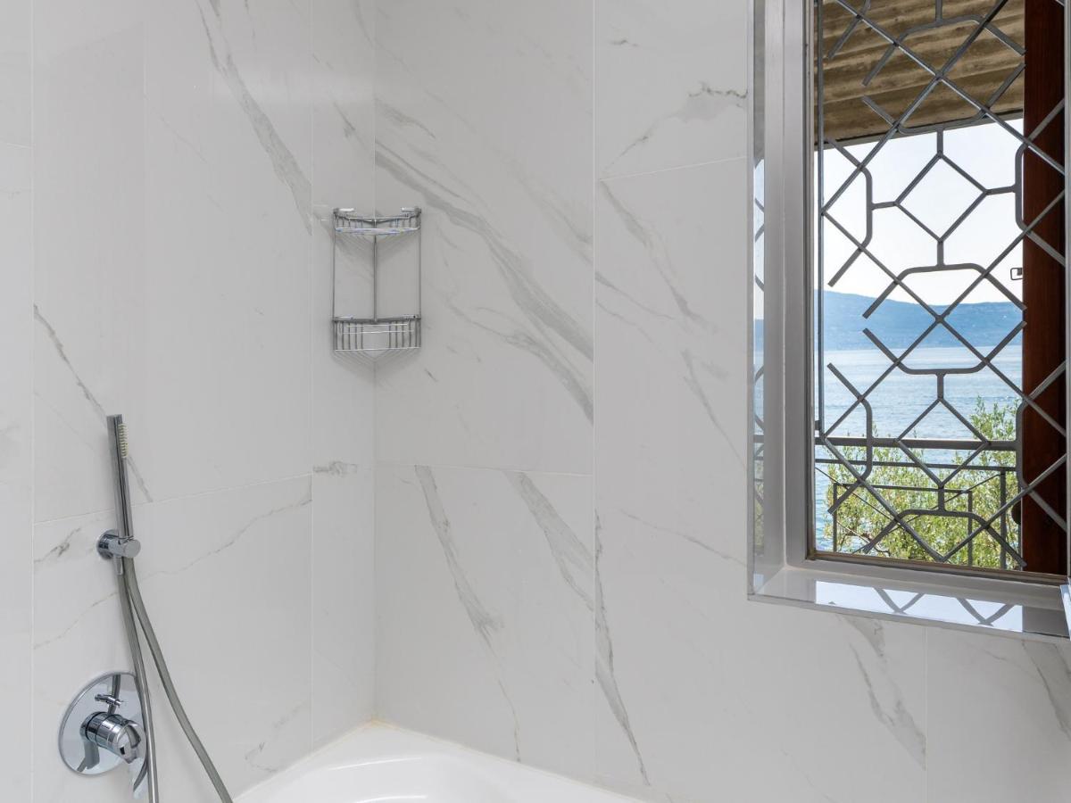 Villa Cappellina ตอสโกลาโน มาแดร์โน ภายนอก รูปภาพ