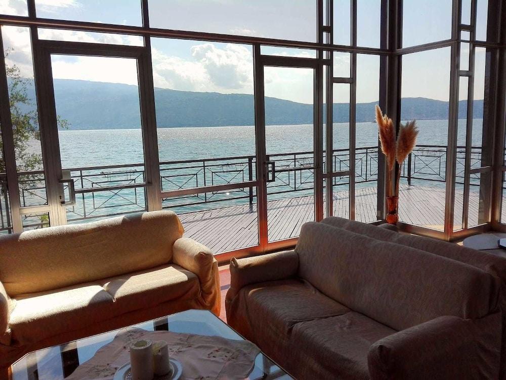 Villa Cappellina ตอสโกลาโน มาแดร์โน ภายนอก รูปภาพ