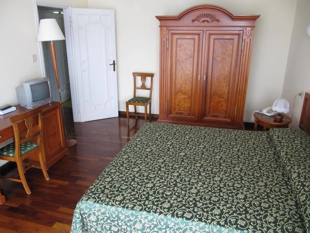 Villa Cappellina ตอสโกลาโน มาแดร์โน ภายนอก รูปภาพ